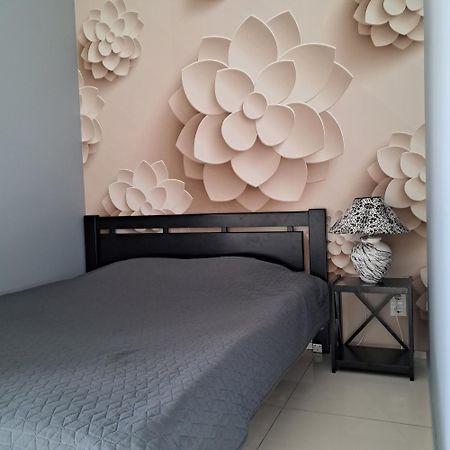 Apartment On Tytova 8 Dnipro Exterior foto